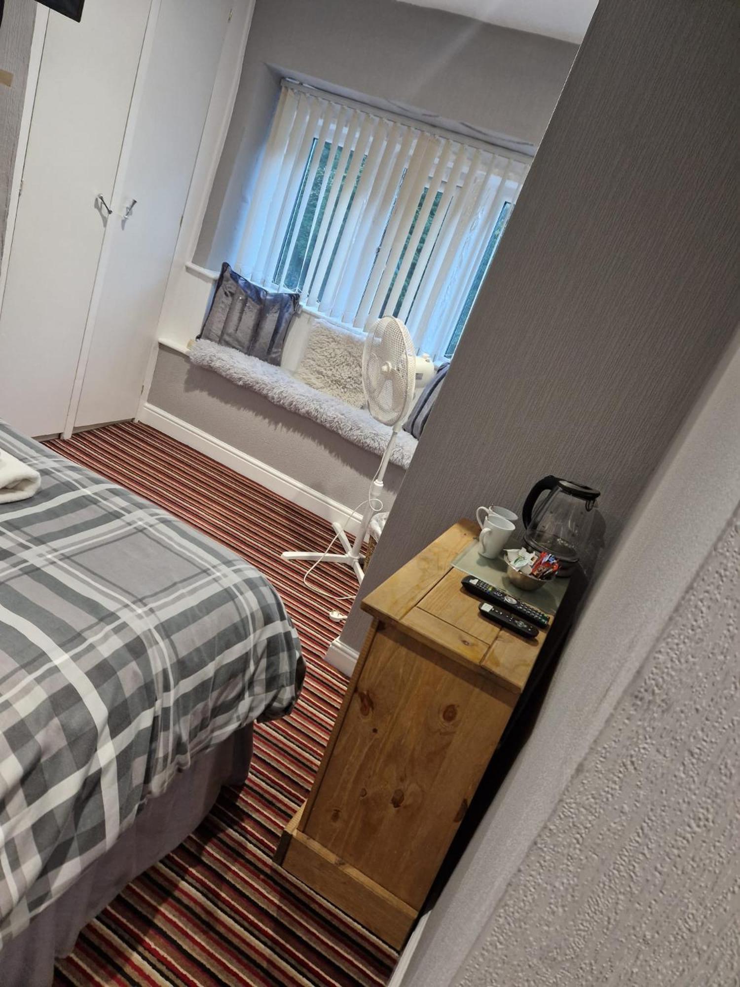 Shears Inn Halifax Room photo